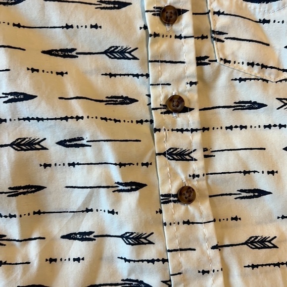 Collar Tee and Shorts Set - Picture 6 of 8